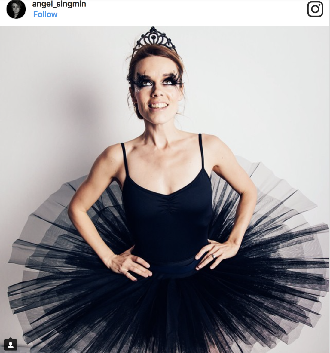 Black Swan.png